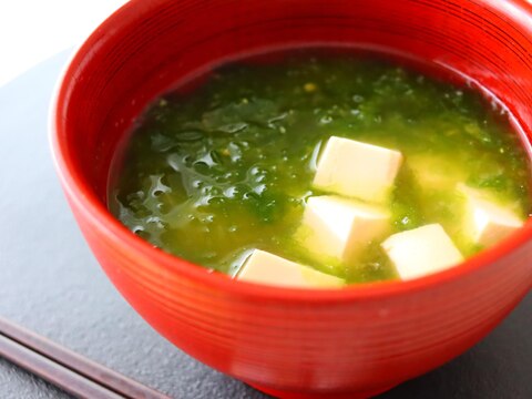 シンプルで美味しい！あおさと豆腐の味噌汁